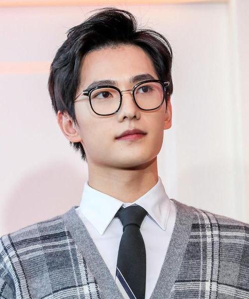 热巴杨洋最新娱乐爆料,甜蜜互动引粉丝热议